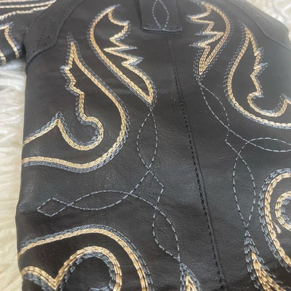 Very Volatile Los Angeles Embroidered Cowboy Boots with Leopard Print Interior - Picture 4 of 9